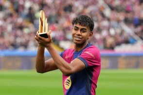 天空体育：伊萨克抵达纽卡训练基地，纽卡其他球员今日放假（天空体育：伊萨克现身纽卡训练中心，其他球员今日休假）