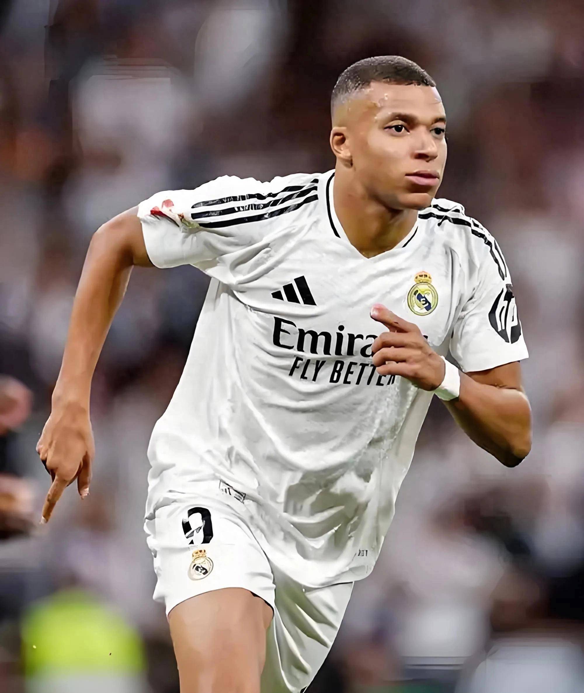 格纳布里：比朔夫传了个好球；大巴黎和拜仁过去总是势均力敌（格纳布里：比朔夫妙传到位；大巴黎与拜仁以往交锋难分伯仲）