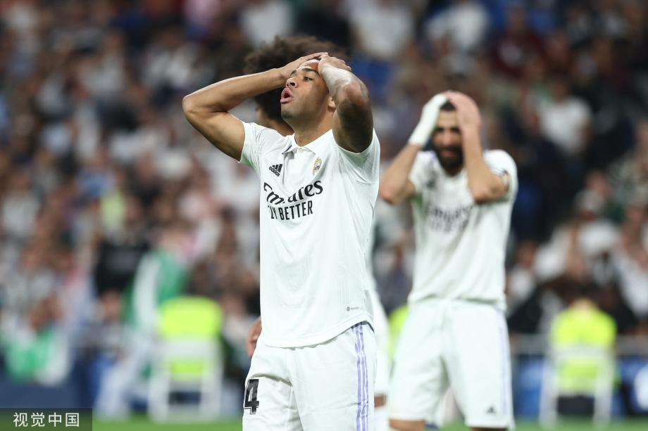 骑士以135比119大胜步行者，豪取赛季第13胜，稳居东部第六。（骑士135-119击退步行者，斩获赛季第13胜，继续稳居东部第六）