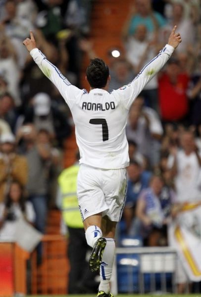 皇马官方：门迪右腿股二头肌肌肉受伤；据悉将缺阵至明年（皇马官宣：门迪右腿股二头肌受伤，预计缺阵至明年）