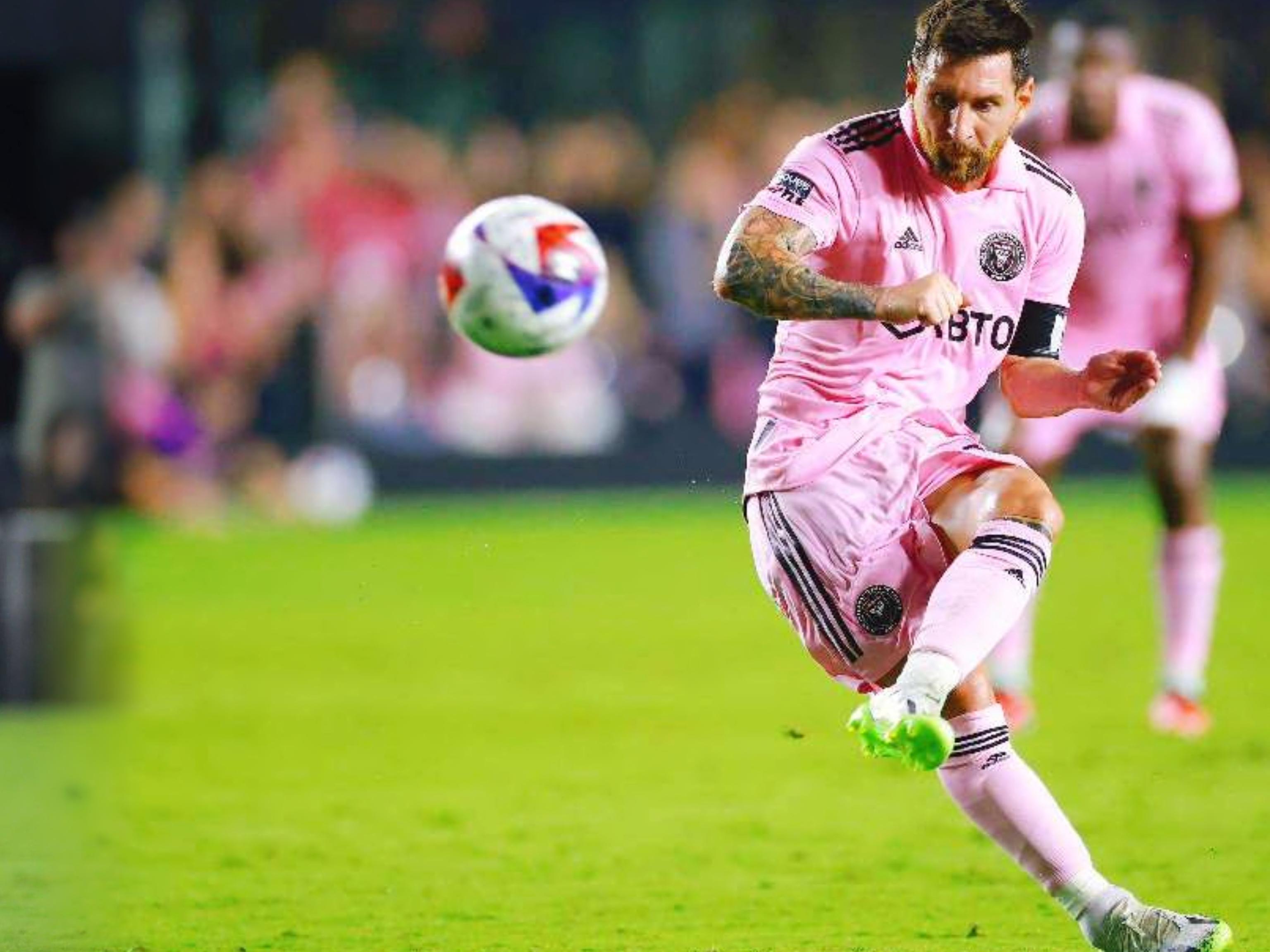 Shams：预计特雷·杨本月晚些时候复出，老鹰仍相信他（Shams：特雷·杨预计本月晚些时候回归，老鹰对他信心不减）