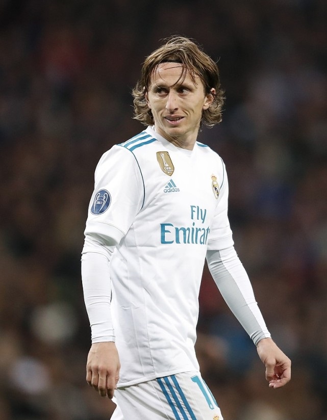 国安刚拿到足协杯冠军！就连夜官宣欧洲名帅到队执教，值得期待（足协杯夺冠后，国安连夜官宣欧洲名帅执掌球队，令人期待）