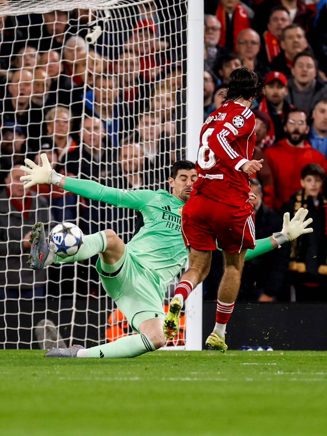 能否说明问题？74611人现场观看英格兰女足vs中国女足热身赛（74611人到场观看英格兰女足对中国女足热身赛，这一数字说明了什么？）